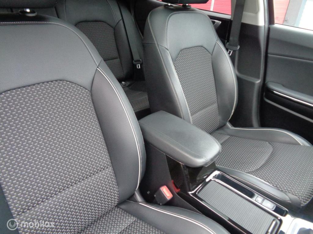 Kia Xceed 1.4 t-gdi executive/automaat/navi/panoramadak/half leer/18''lm/tr