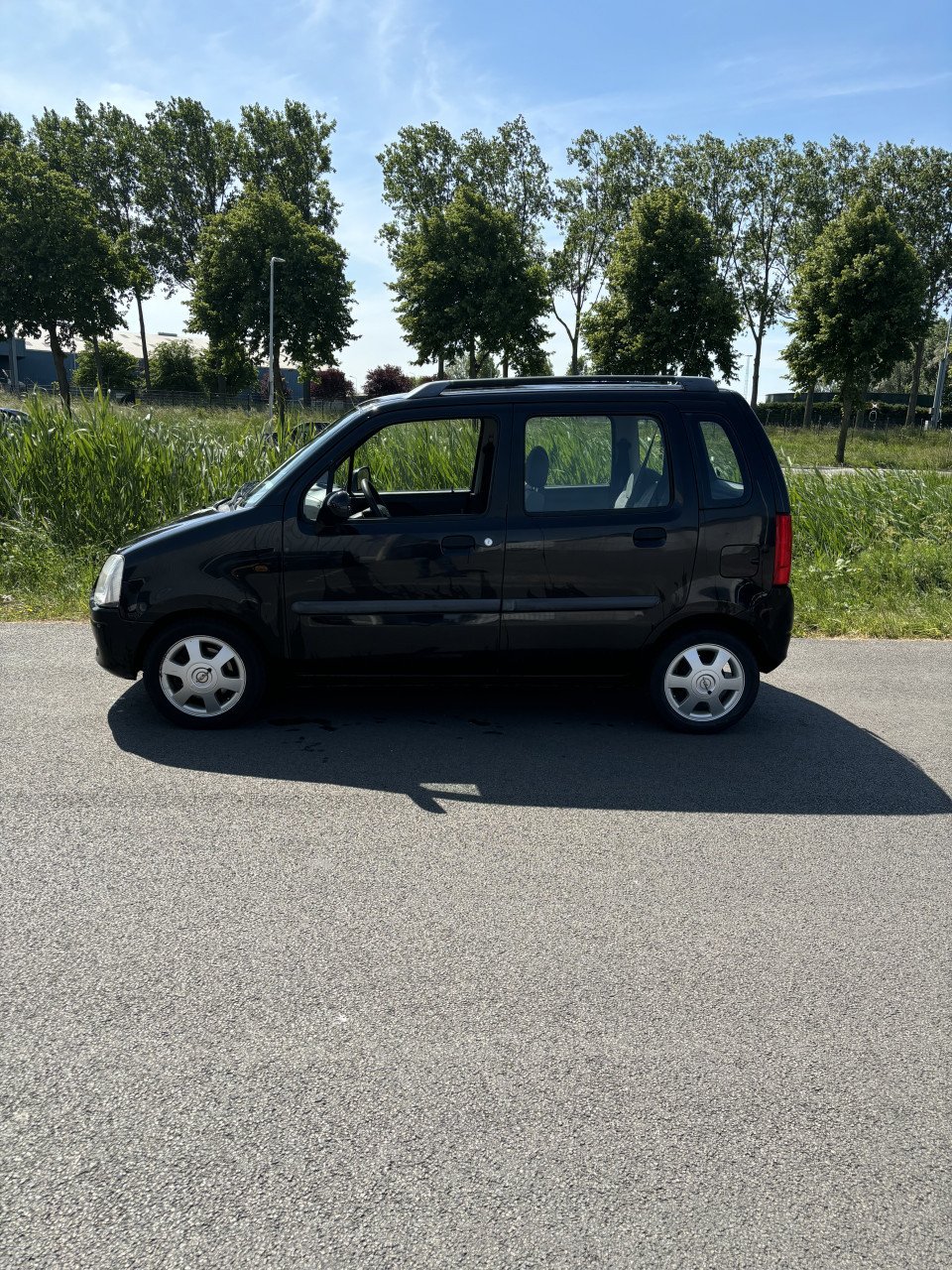 Opel Agila met een jaar apk!