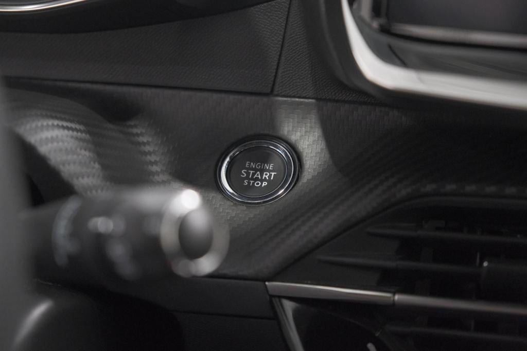 Peugeot 2008 puretech 130 eat8 gt | 360 camera | adaptieve cruise control |