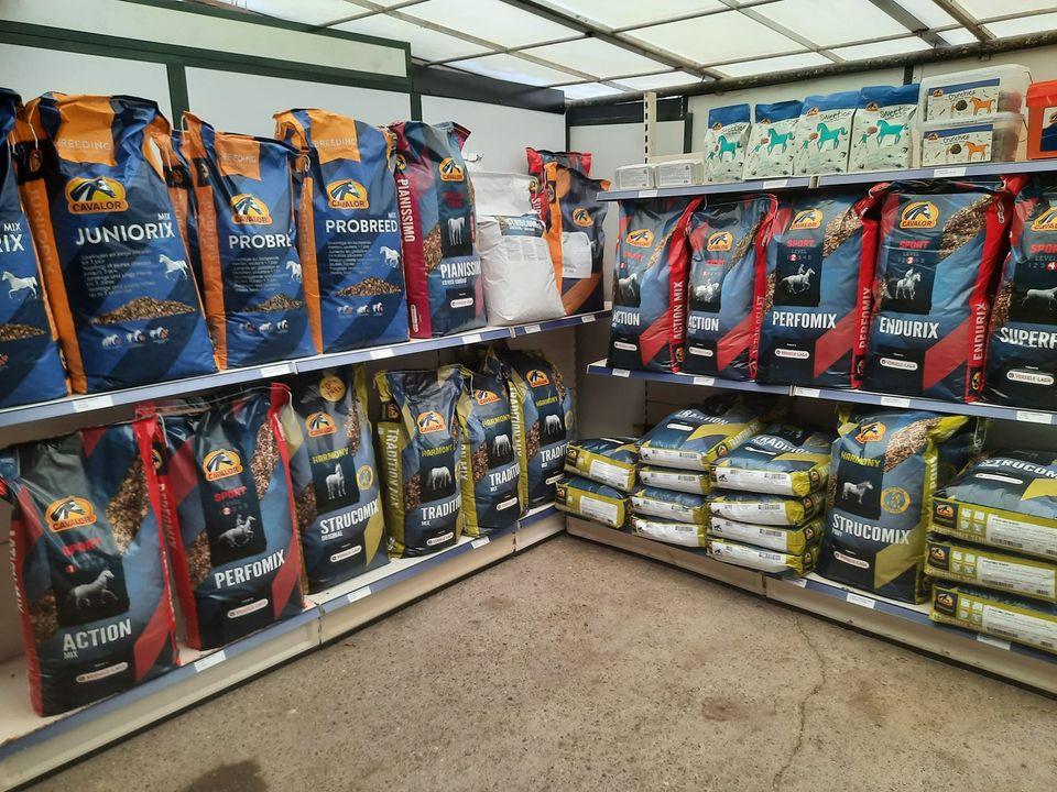 Maandag geopend tot 16.00 uur...................