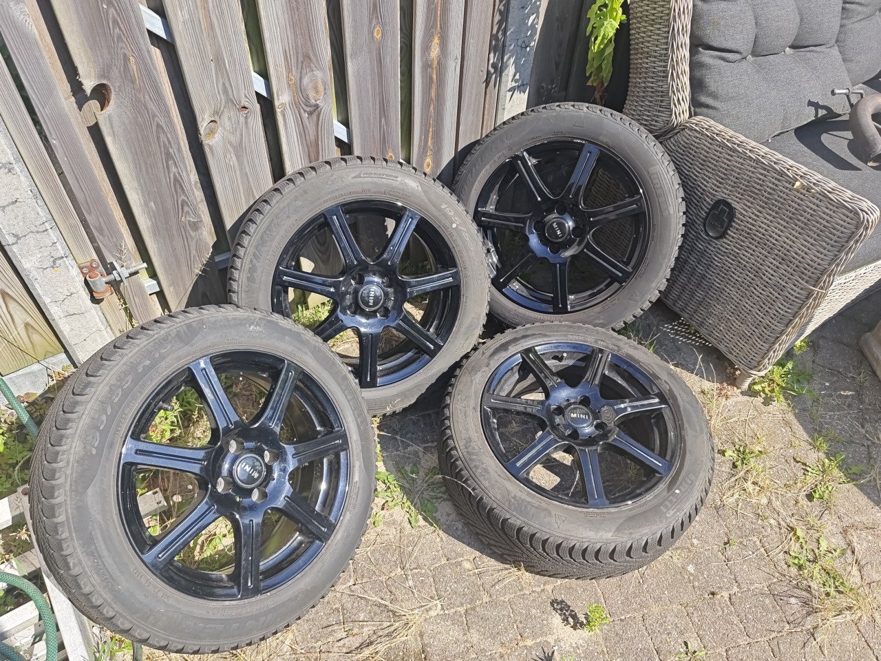 Originele Mini velgen 16" 4x100 Pirelli banden
