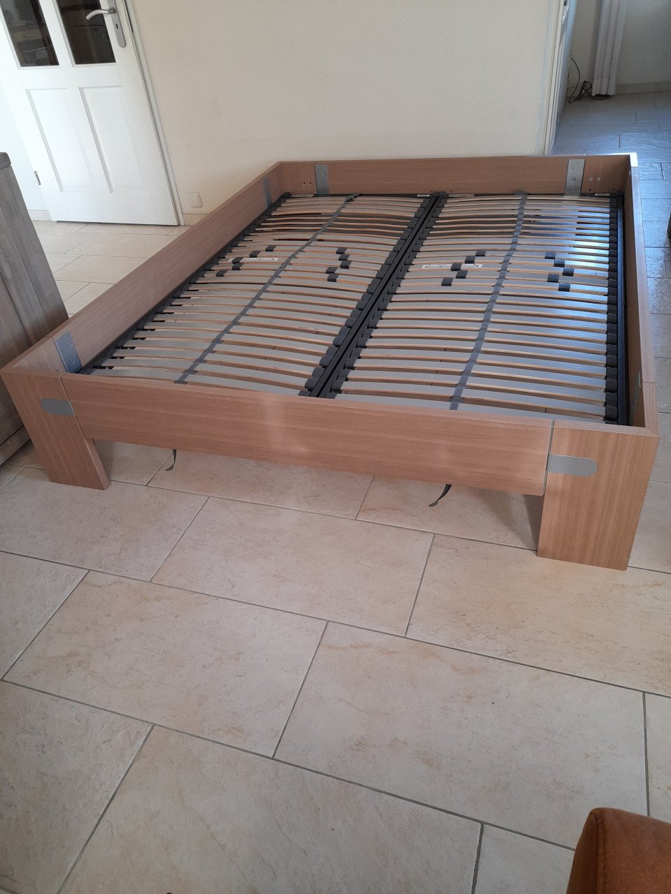 2 Persoons bed 160 x 200 met Bossflex lattenbodems (in goede nette staat )