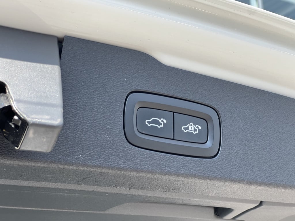 Volvo V60 t6 398pk recharge r-design| panodak| adap.cruise| trekhaak| awd|