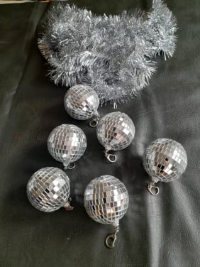 Div kerstversiering modern + ouderwets + 3 x Kerstboomstandaard €0,50/€6,00