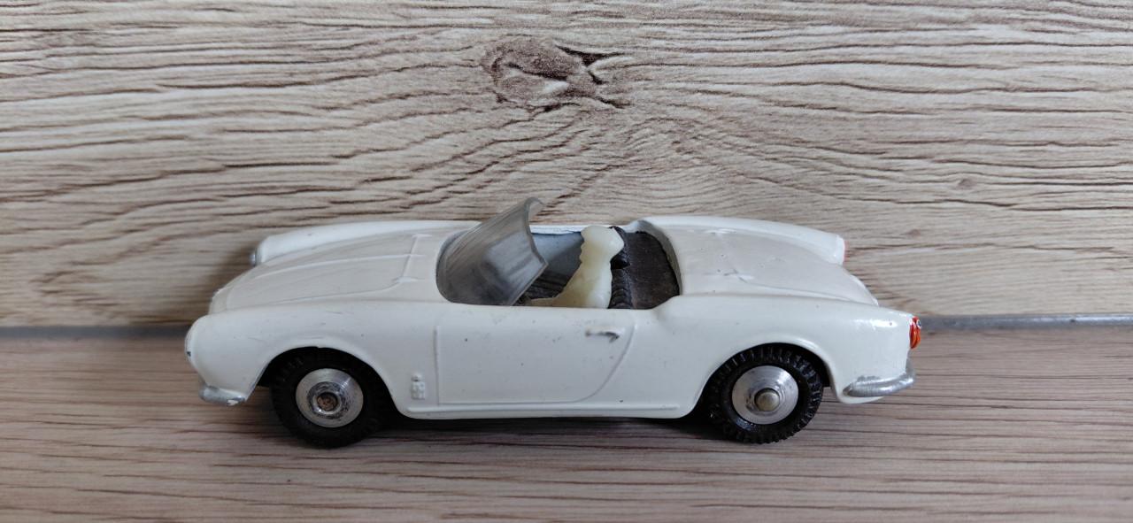 Alfa Romeo Giulietta spider van Metosul