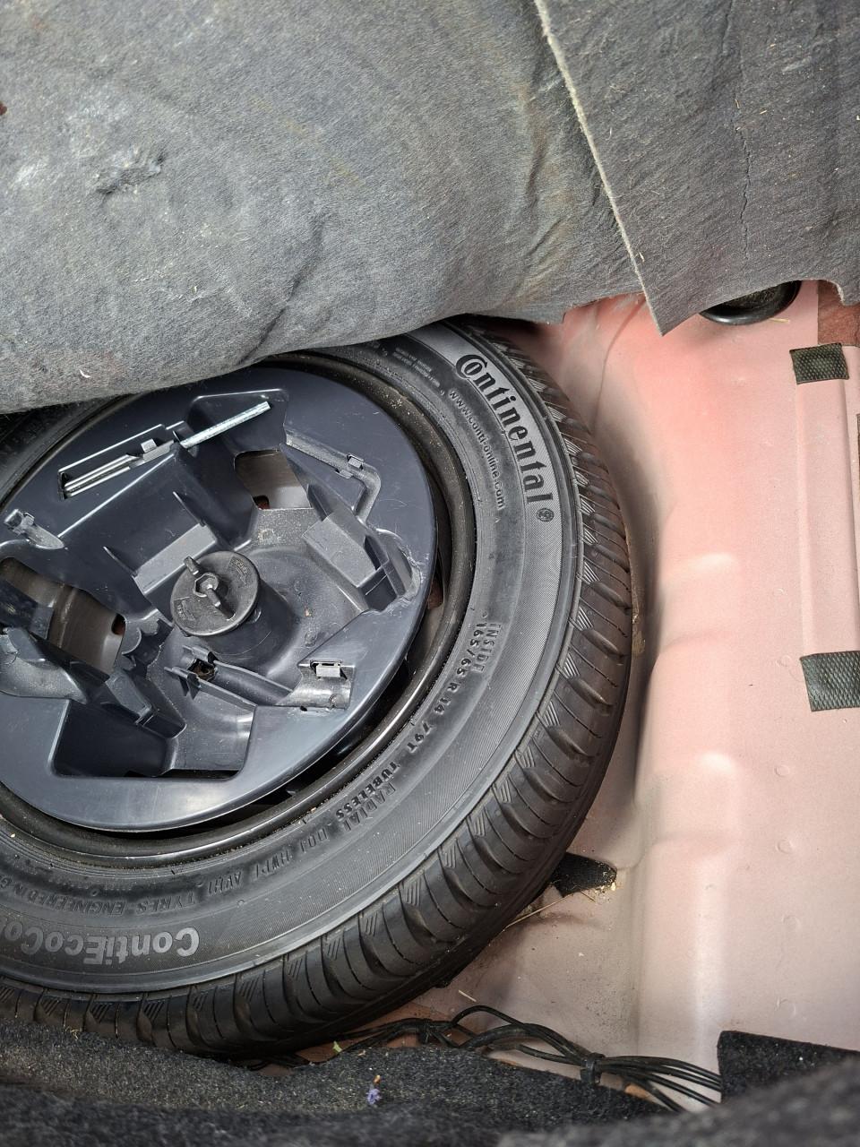 Ford ka Garage goed onderhouden.