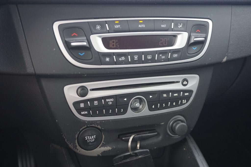 Renault Megane 1.6 sélection business sport airco / navi / cruise / elektr.