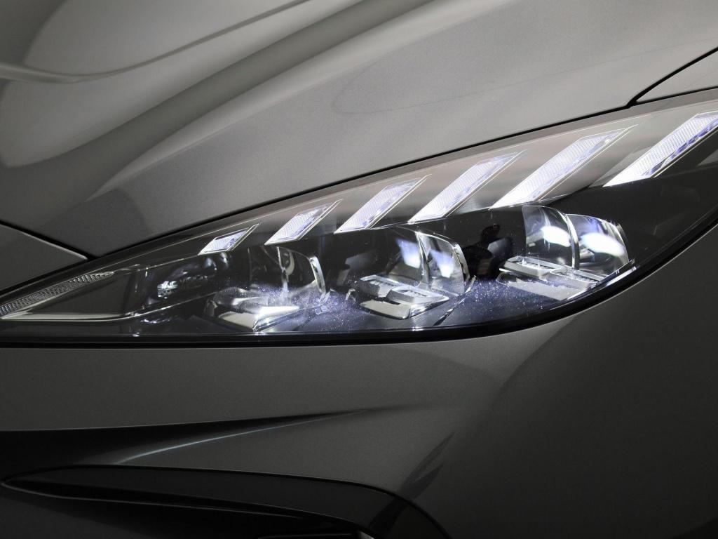 MG Mg4 long range luxury 64 kwh | carplay | navi | led koplampen | camera |