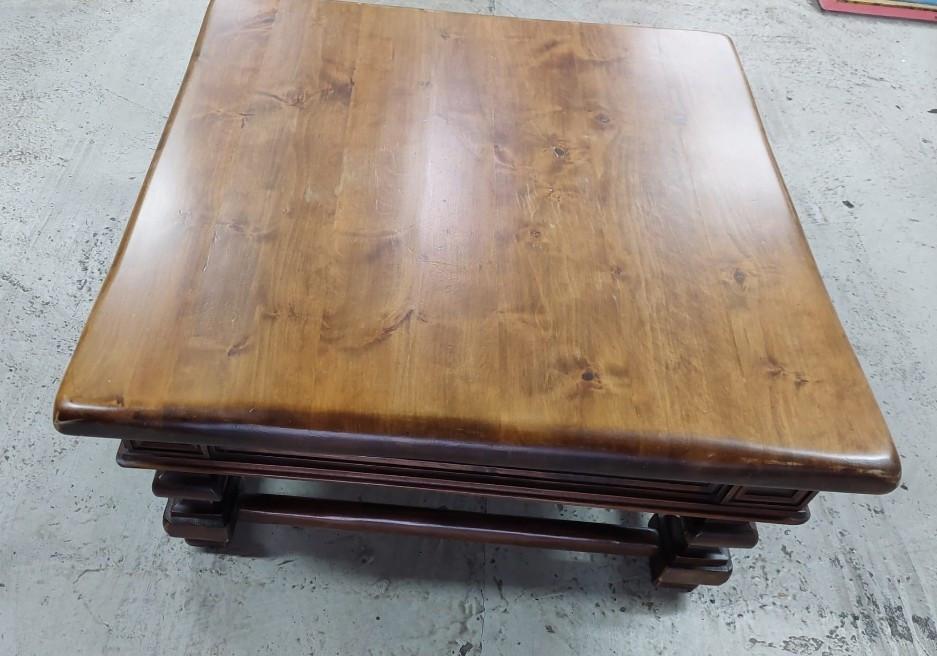 Prachtige eiken salontafel met lade