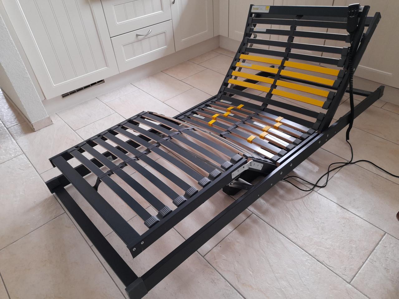 Bossflex 400 elektrische lattenbodem ( in goede staat) 90 x 200