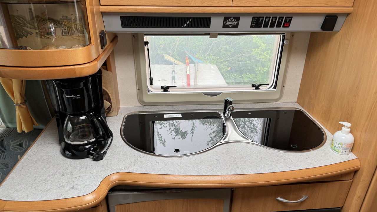 Caravan met voortent