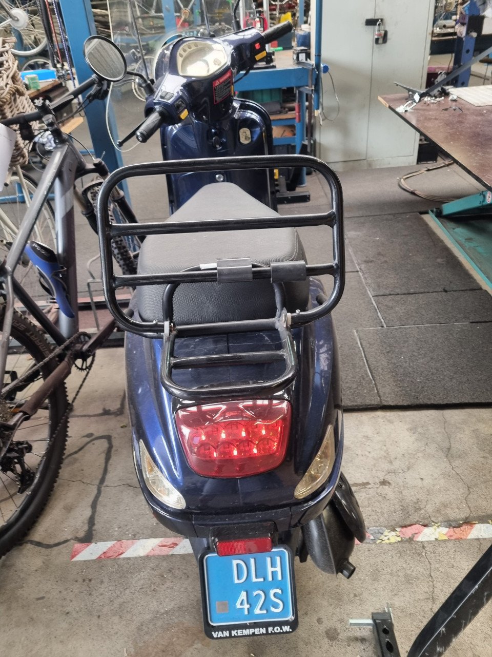 Scooter AGM