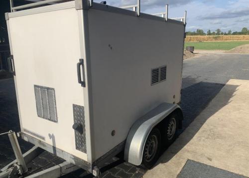 Te huur hogedrukreiniger 350 bar 100 graden warmwater in trailer