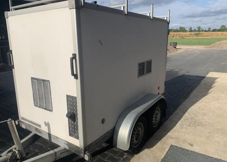 Te huur hogedrukreiniger 350 bar 100 graden warmwater in trailer