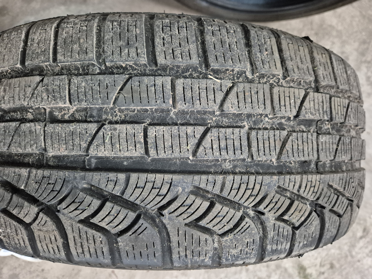 Winterbanden 18-225-40 Pirelli
