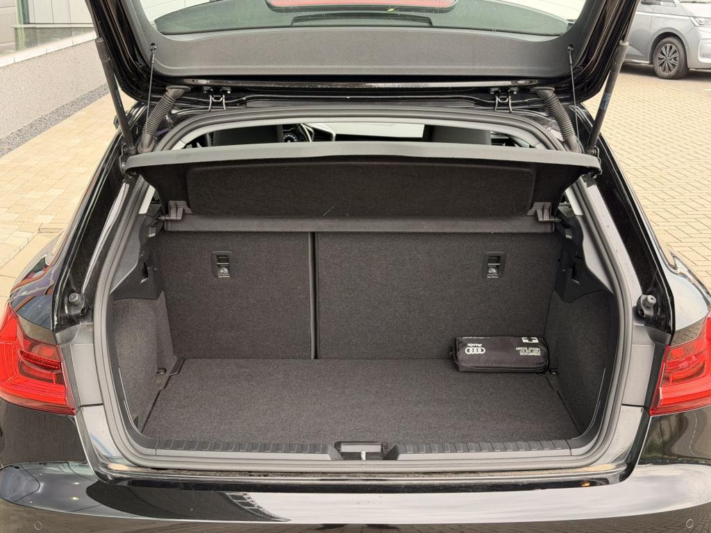 Audi A1 Sportback 25 tfsi pro line | apple carplay | lane assist | 18 inch 