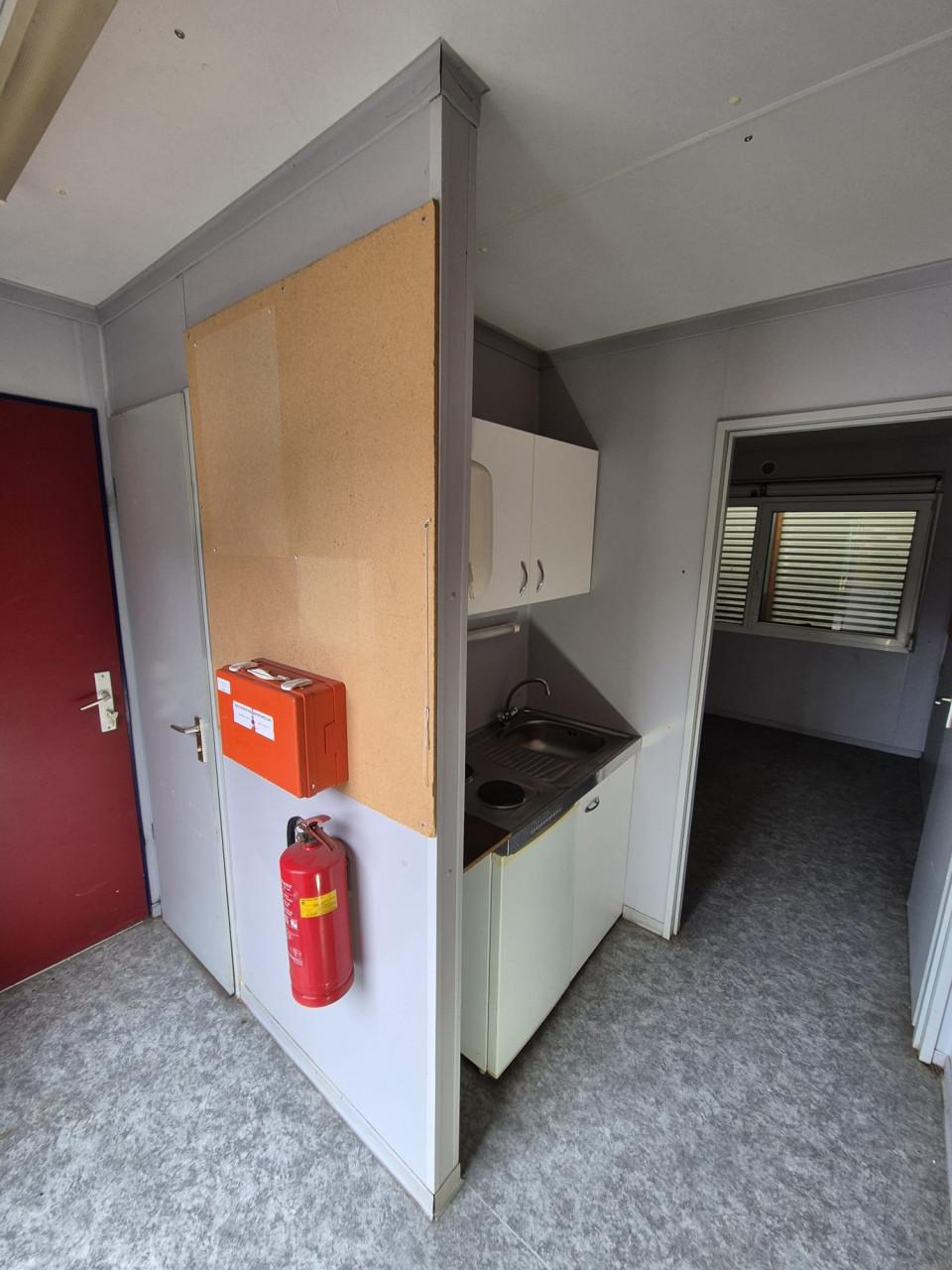 Kantoorunit / woonunit / bureelcontainer / bouwkeet 6x3m