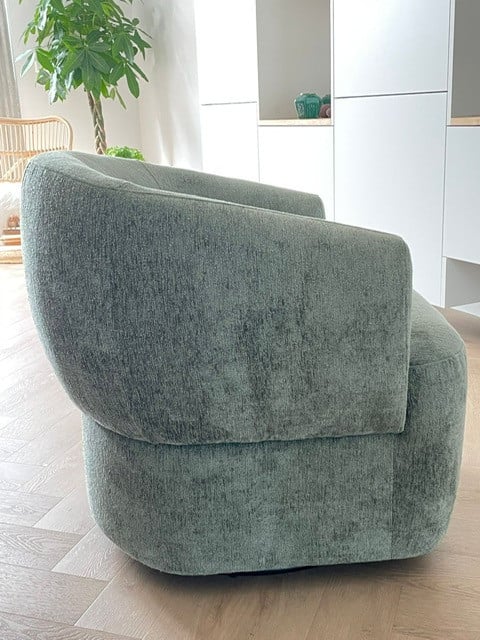 Draaifauteuil olijfgroen 2 stuks euro 350,00 / 1 stuks 200 euro