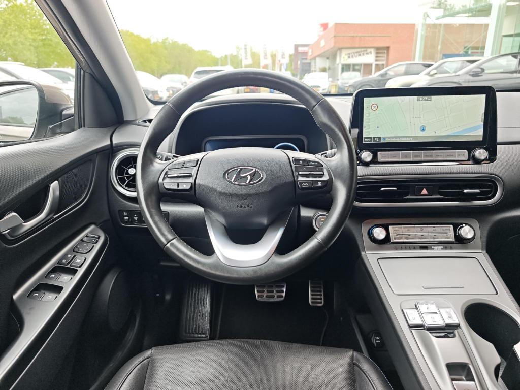 Hyundai Kona ev premium 64 kwh soh 98%