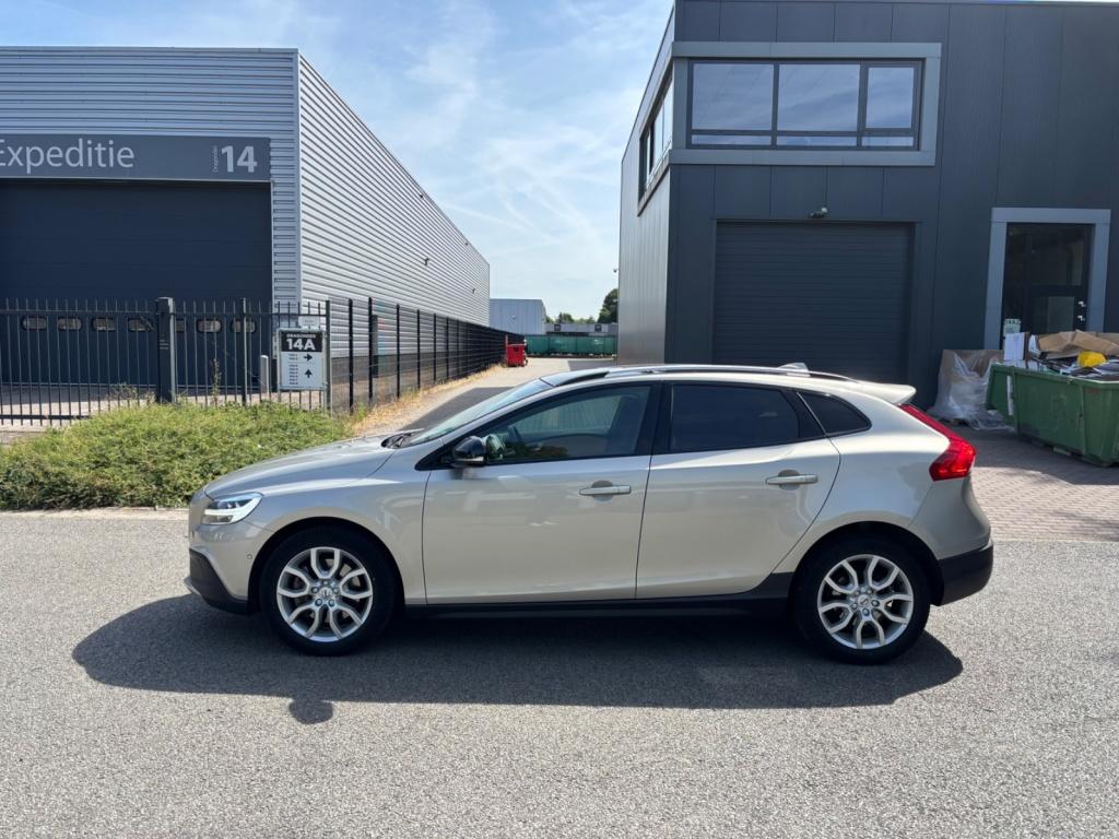 Volvo V40 cross country t3 aut6 polar+ luxury| pano| camera| dab+| leder| k
