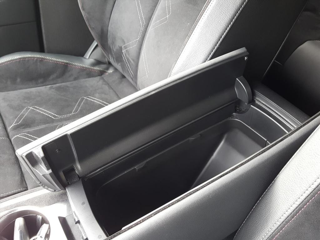 Ds Ds 7 1.6 e-tense 300pk 4x4 aut performance line+