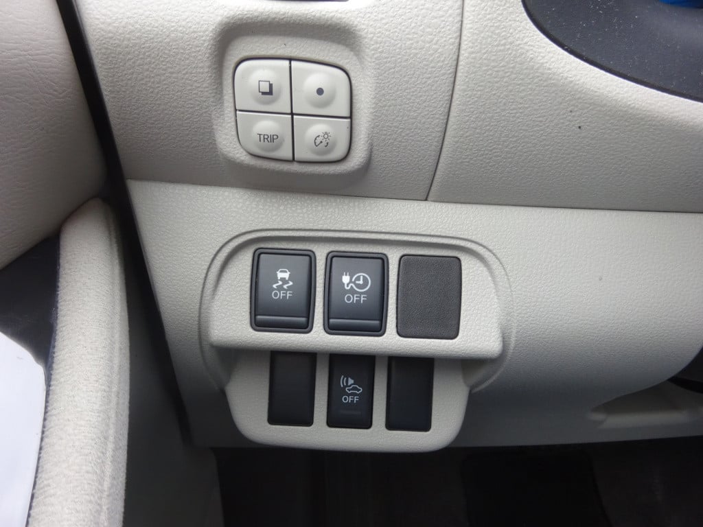 Nissan Leaf base 24 kwh climate / cruise / navi / camera / nap