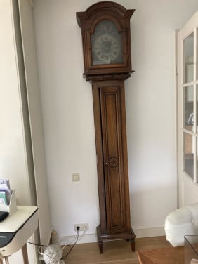 Te koop in Terneuzen oude nog goed werkende staande klok.