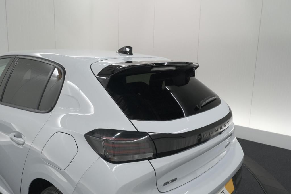 Peugeot 208 1.2 hybrid 110 e-dcs6 allure | climate control | apple carplay 