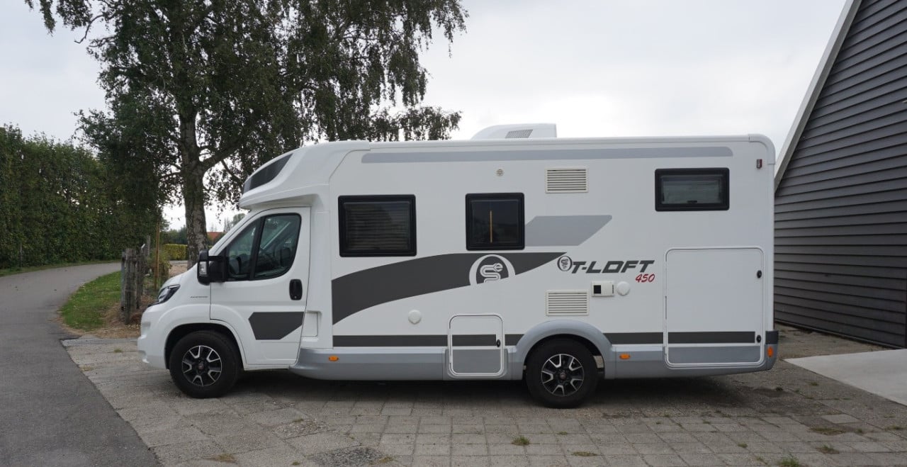 Elnagh T-Loft 450 uit 2021 met 30000km euro 6