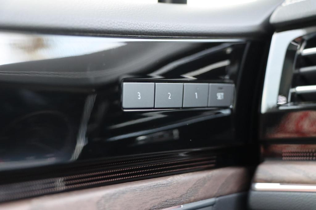 Volkswagen Touareg 3.0 tsi ehybrid 4motion elegance black style 367pk | soh