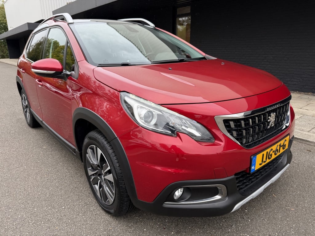 Peugeot 2008 1.2 puretech allure // 29.000km! //