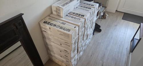 31 dozen Klimex Bologna Creme Steenstrips