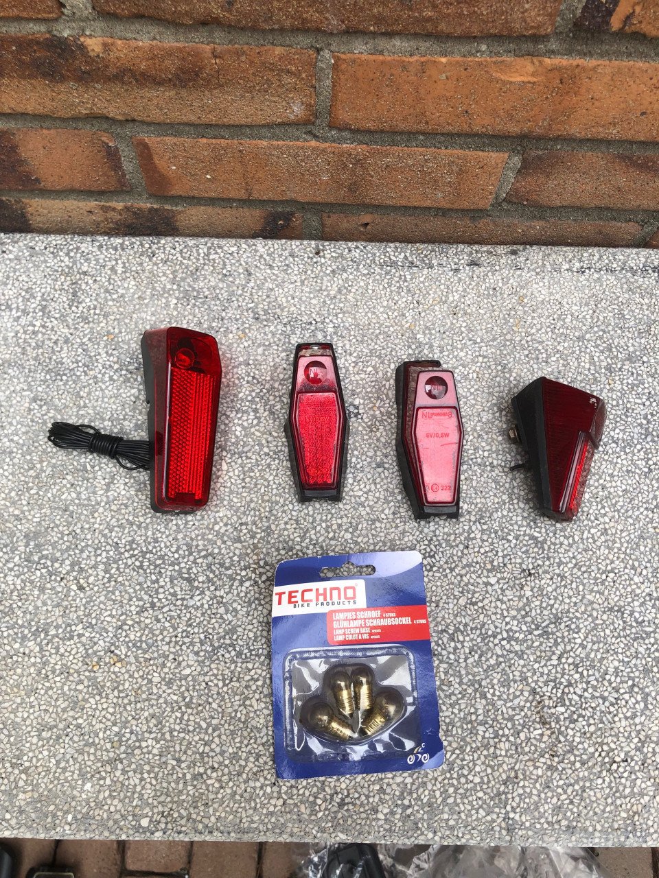 4 vintage achter lichten.