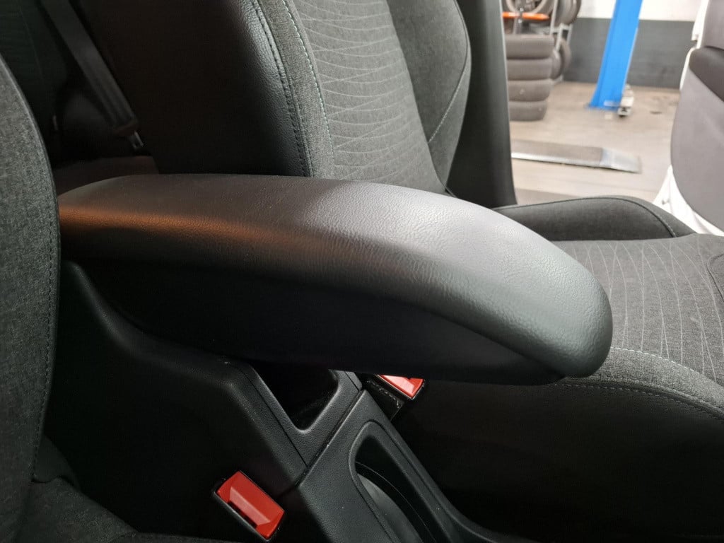 Citroen C3 1.2 82 pk collection nav/clim/trekhaak