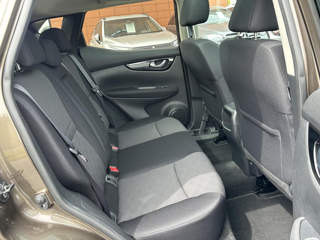 Nissan Qashqai 1.2 n-connecta | navigatie | 360° camera | trekhaak | keyles