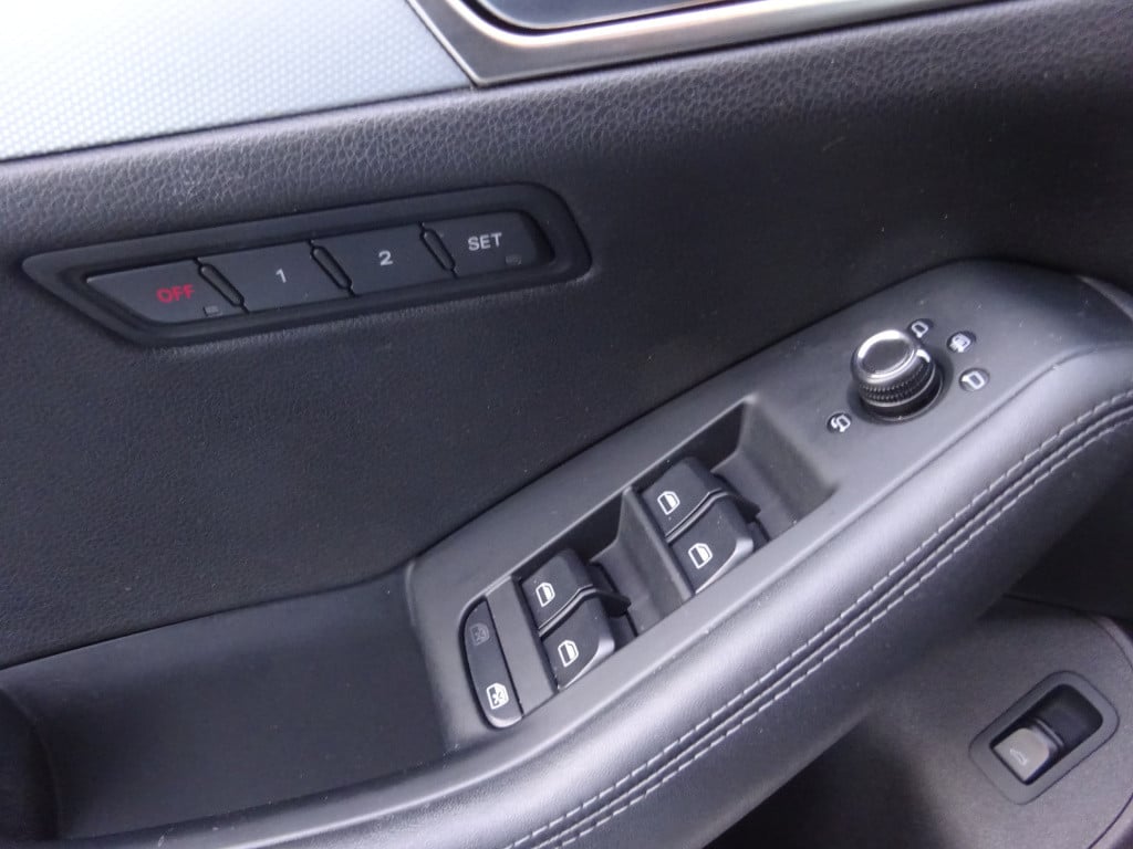 Audi Q5 3.2 fsi quattro pro line s panoramadak / navi / xenon / cruise / 19
