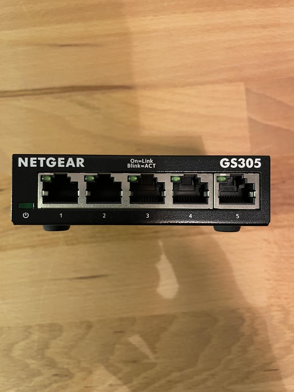 Netgear GS 305