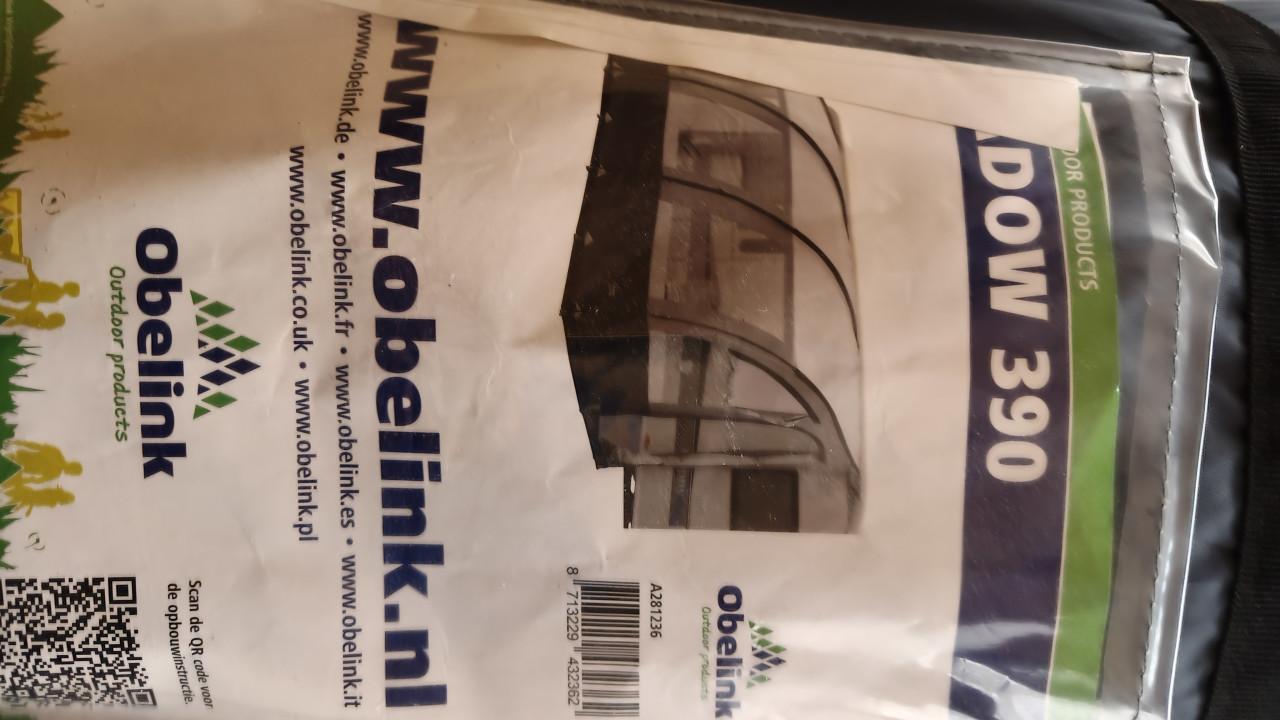 De reu 385 met kenteken Nl ,met Voortent................