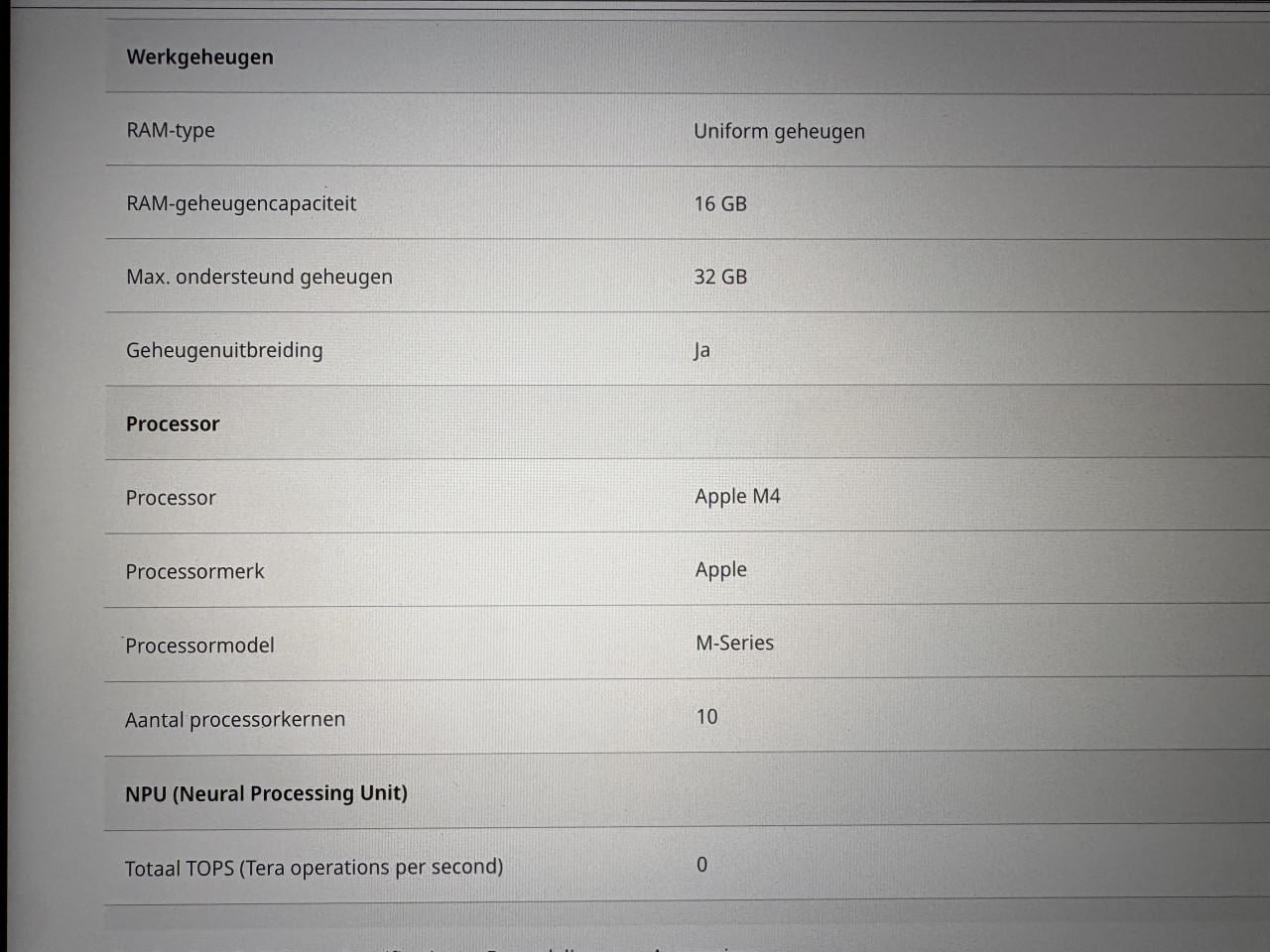 MacBook M4