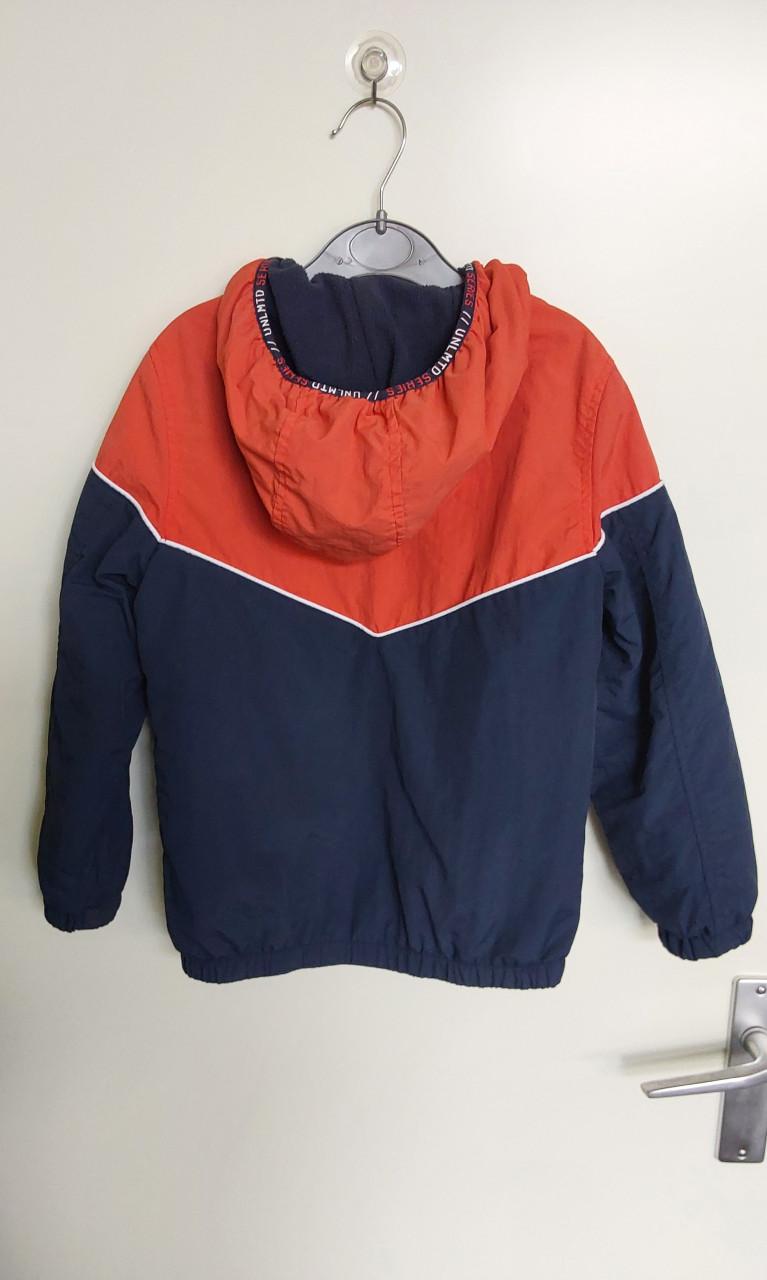 Zomerjas met capuchon van het merk C&A in maat 122