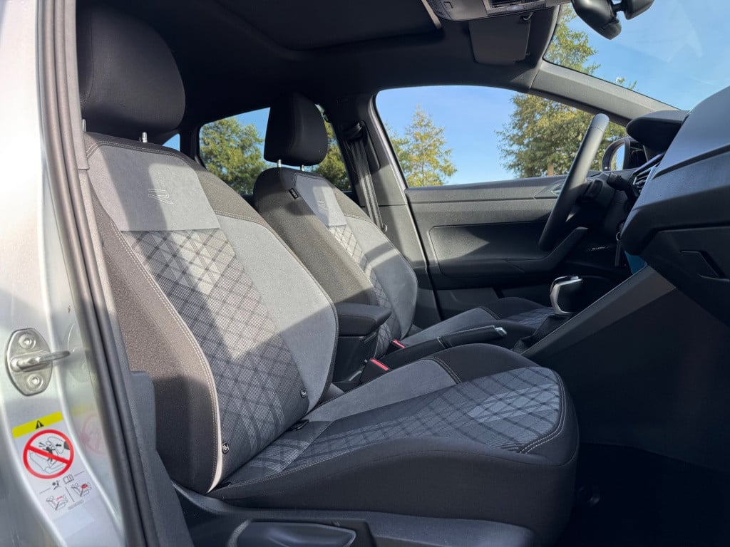 Volkswagen Taigo 1.0 tsi r-line * panoramadak * carplay * acc * clima