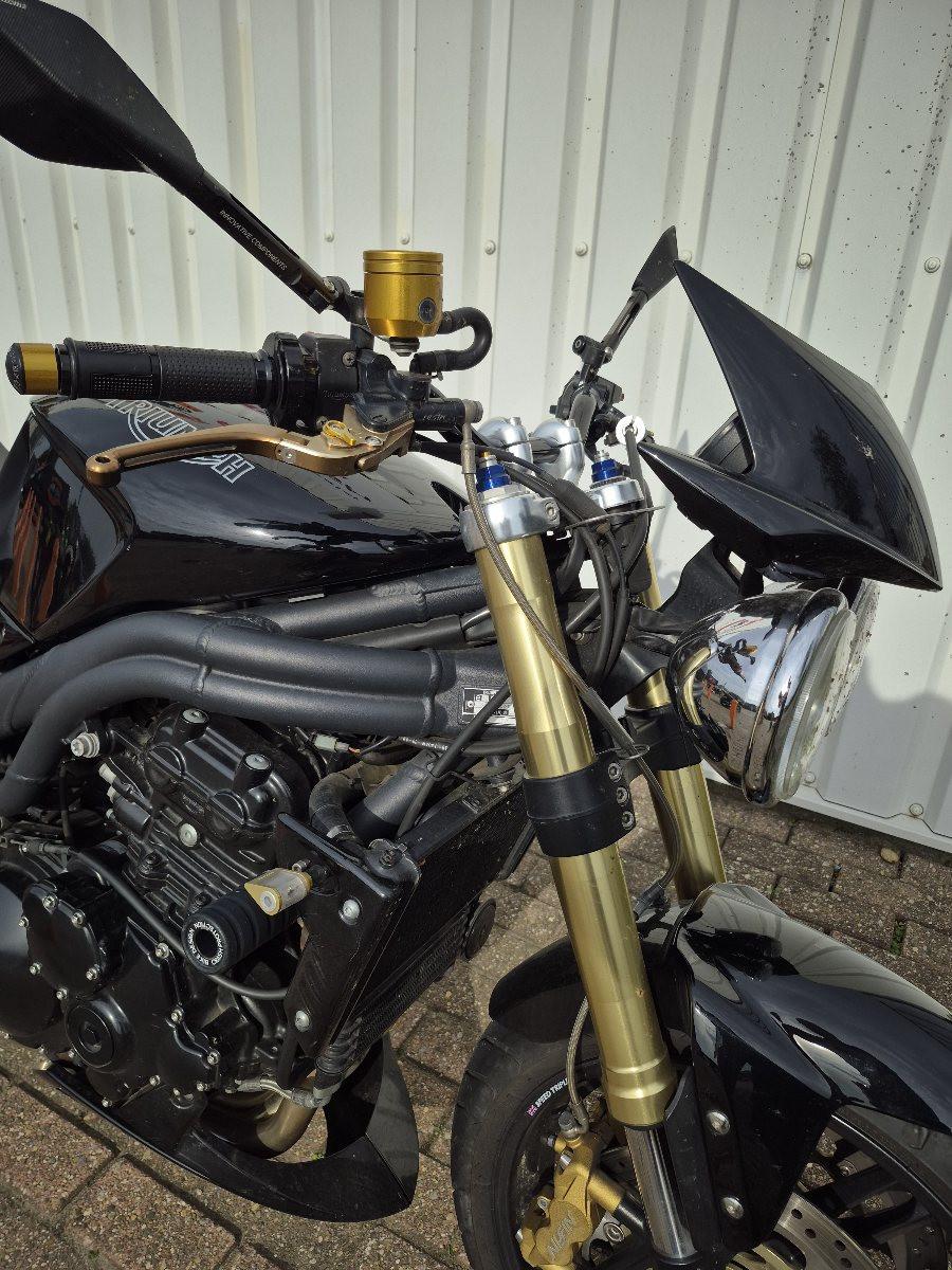 Triumph Speed Triple 1050 uit 2007, stoere naked bike