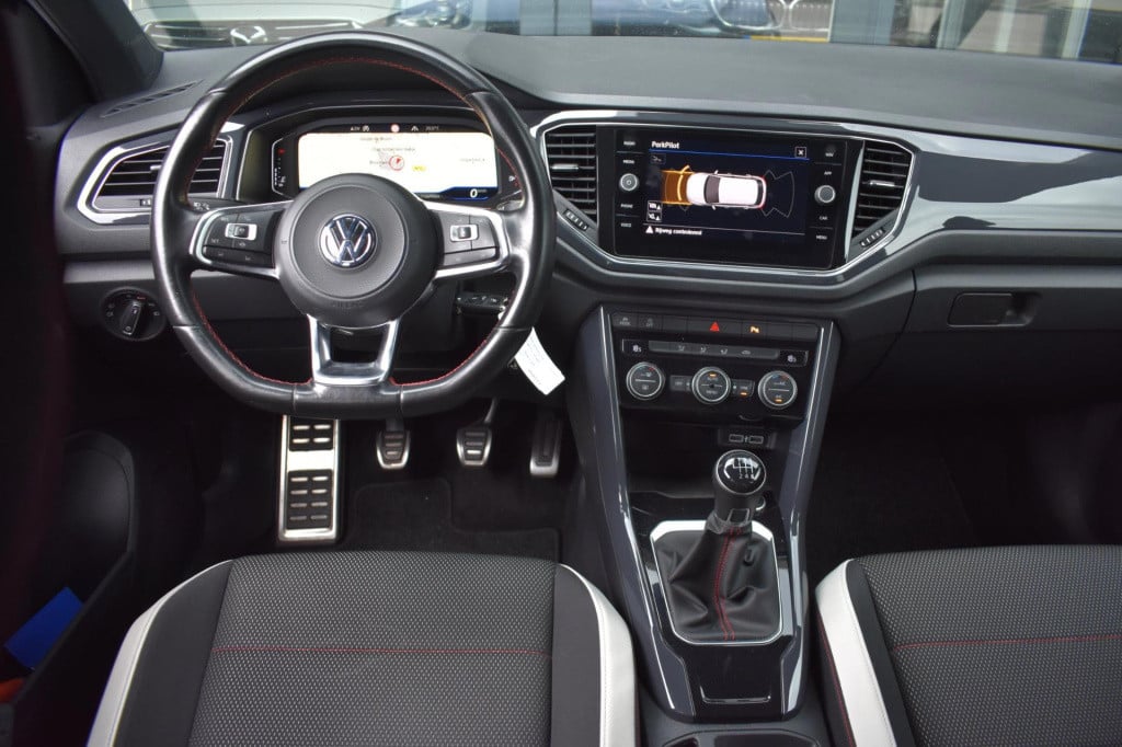 Volkswagen T-roc 1.0 tsi sport | virtual cockpit | trekhaak | camera | nap 