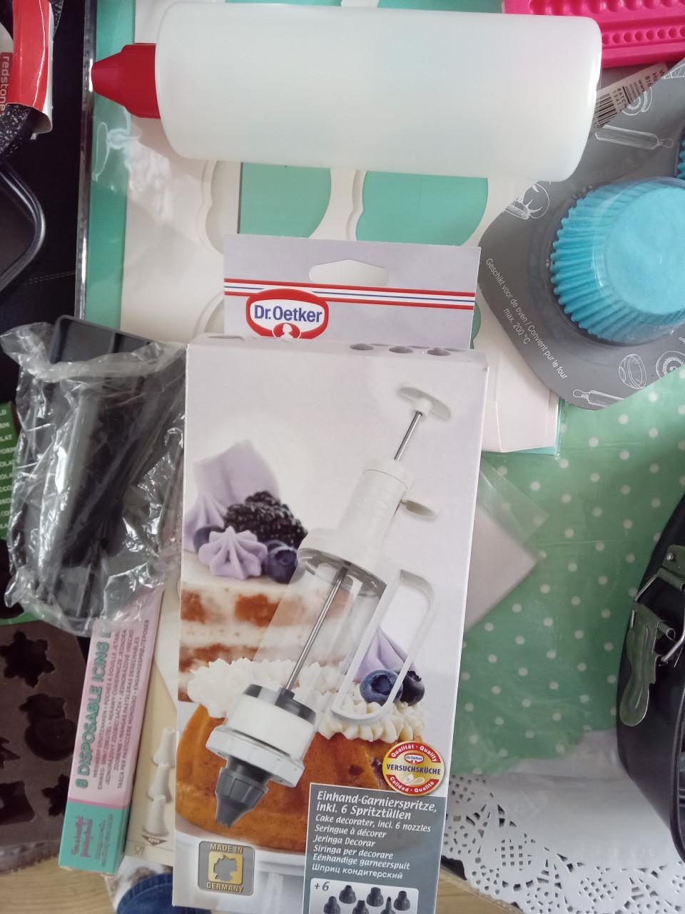 Heel veel bakspullen