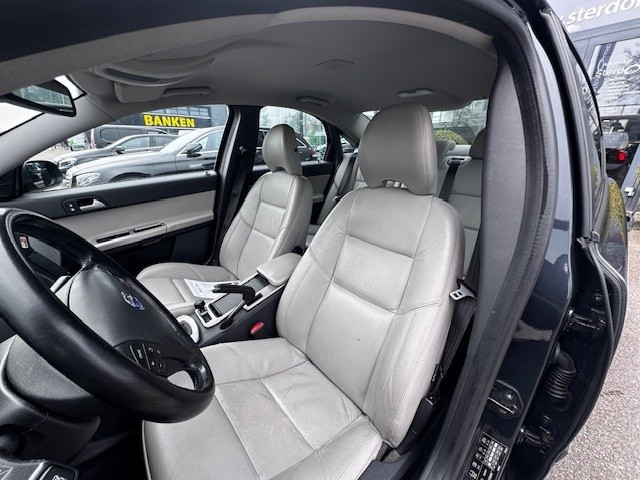 Volvo S40 1.8 edition ii | cruise control | extra getint glas achter | park