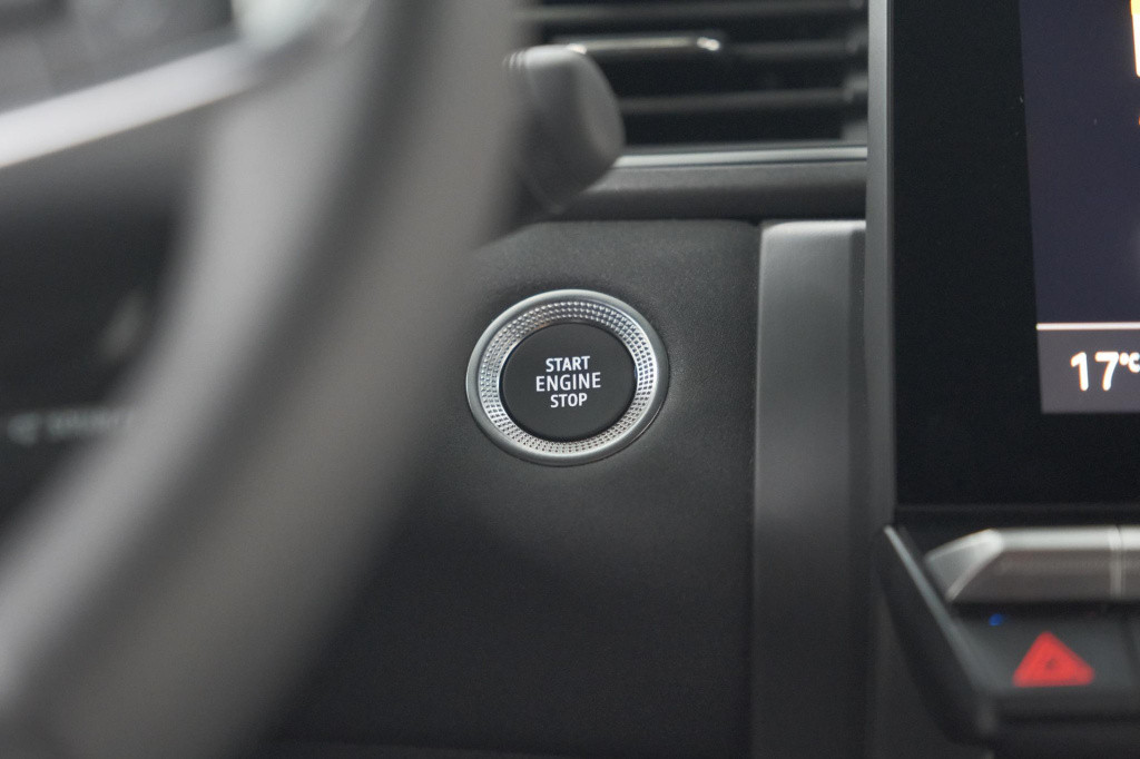 Renault Captur mild hybrid 160 edc techno | camera | navigatie | apple carp