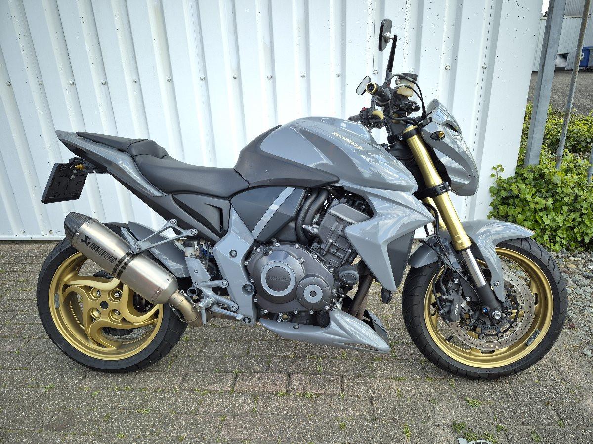 Honda CB1000R uit 2013, boordevol