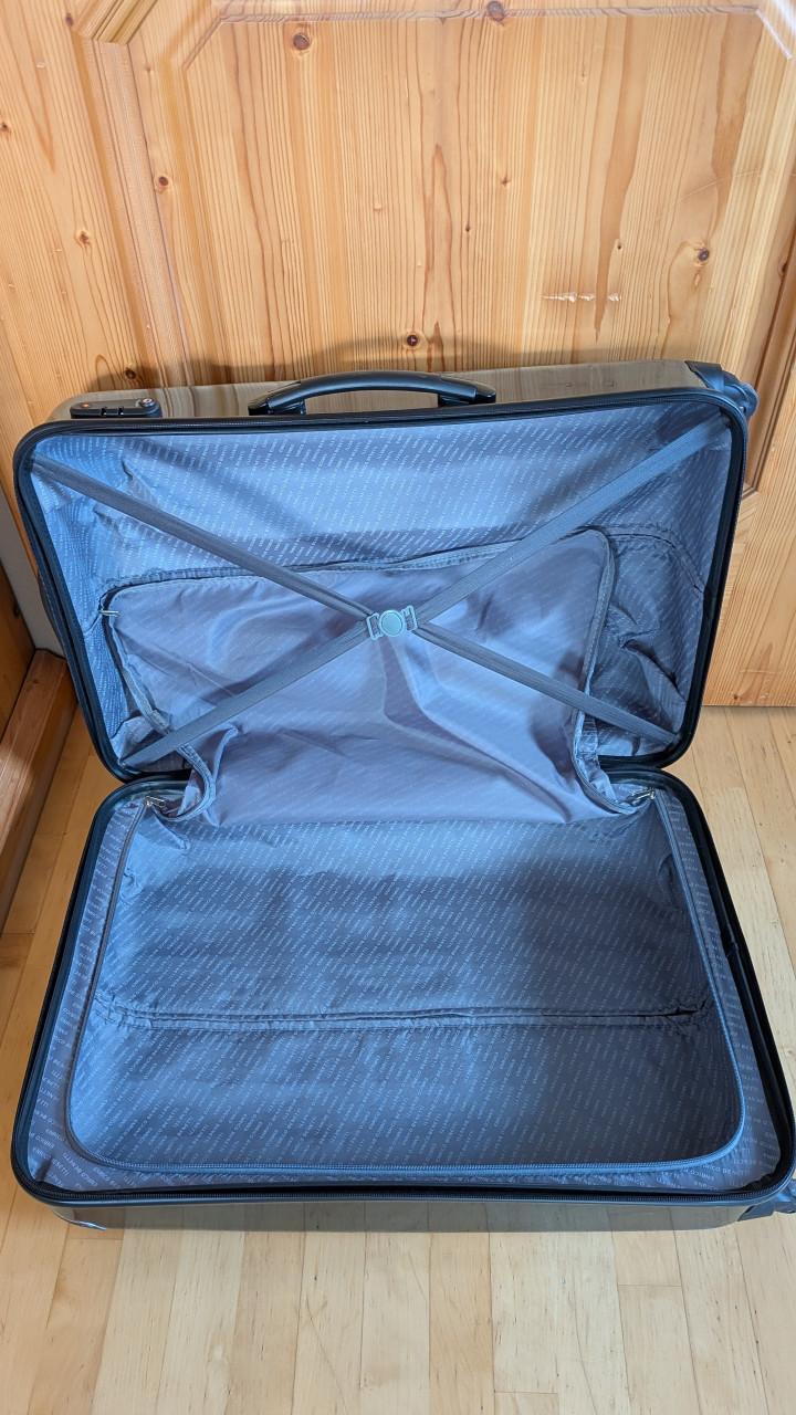 Hardcase reiskoffer-rolkoffer 74 x 48 x 26 cm. Inhoud 92 L.