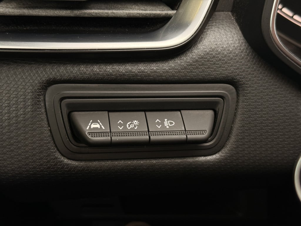 Renault Clio 1.3 tce intens | led | dab | achteruitrijcamera | acc | apple 