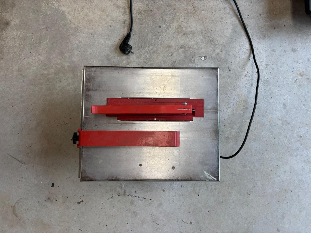 Zaagtafeltje 700W